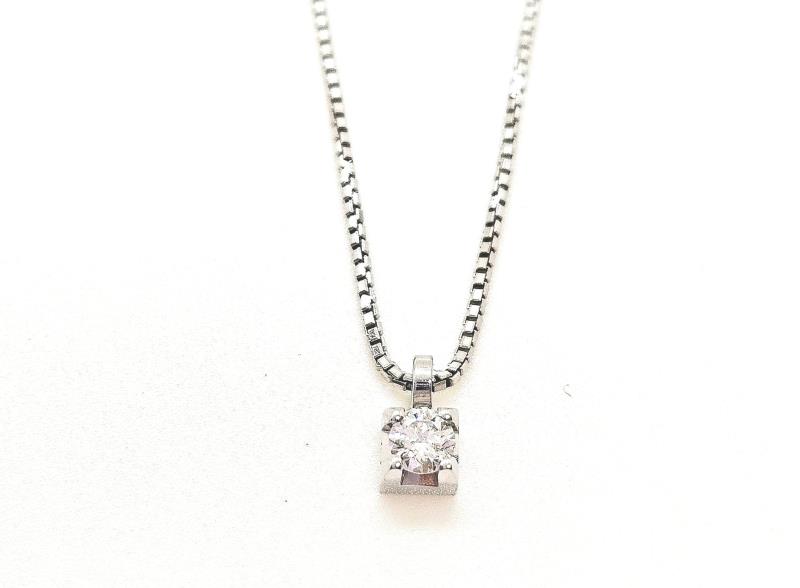 Collana  oro bianco 750/1000 punto luce con diamante da 0.05 ct cm 42.5