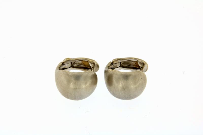 Coppia di orecchini oro bianco 750\1000 tondeggianti