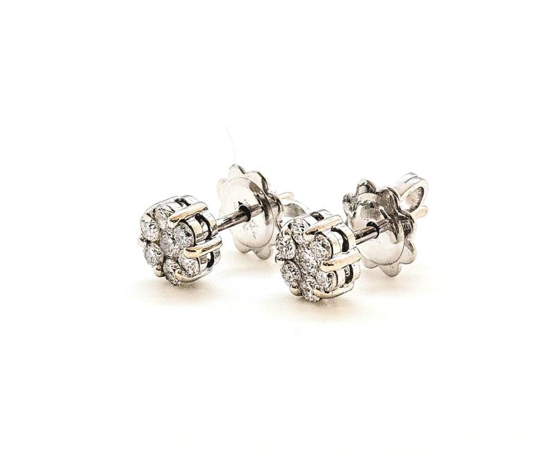 Coppia orecchini oro bianco 750/1000 a fiori con pavè di diamanti da 0.35 ct 